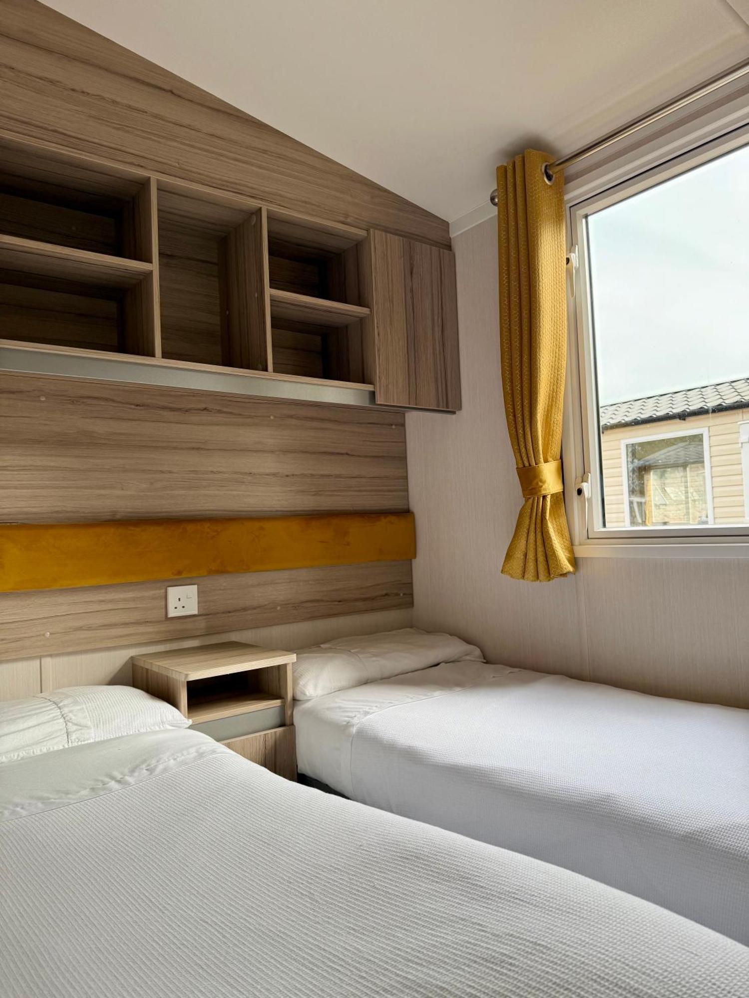 The Fly Van - Beautiful, Luxury Static Caravan Aberlour Exterior photo